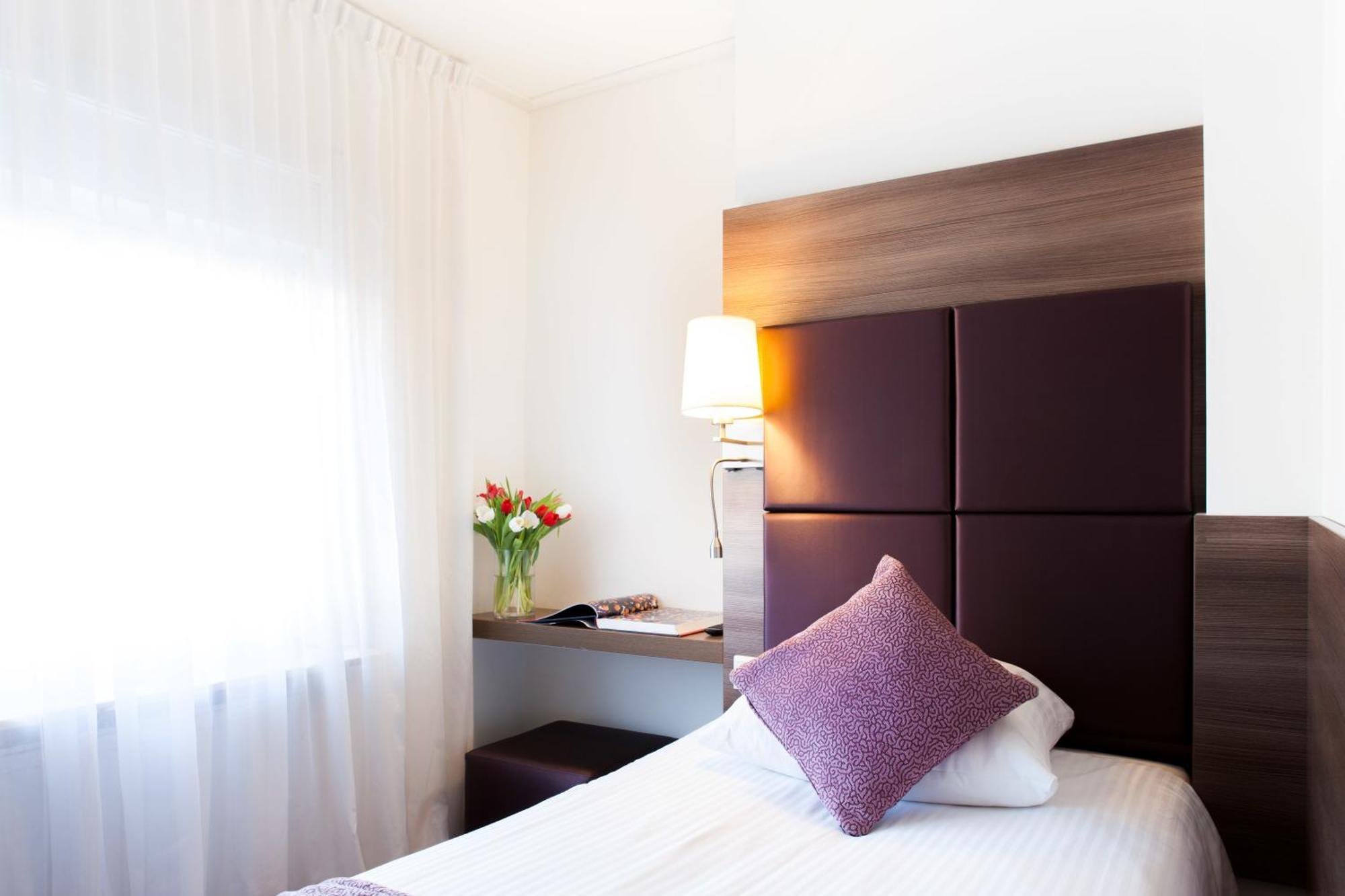 Standard Single Room,464270691:JPEG
